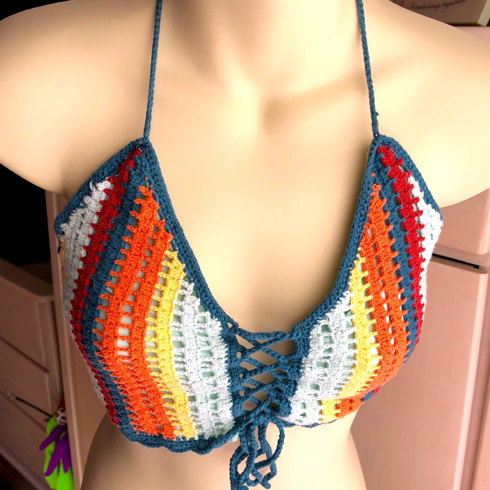 Crop Top! - Picture 3 of 9